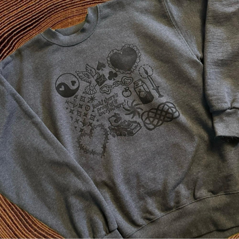 Medium block printed Hanes pre-owned sweatshirt
